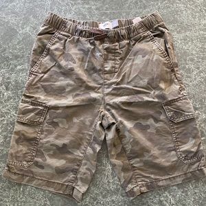 old navy camouflage cargo shorts.